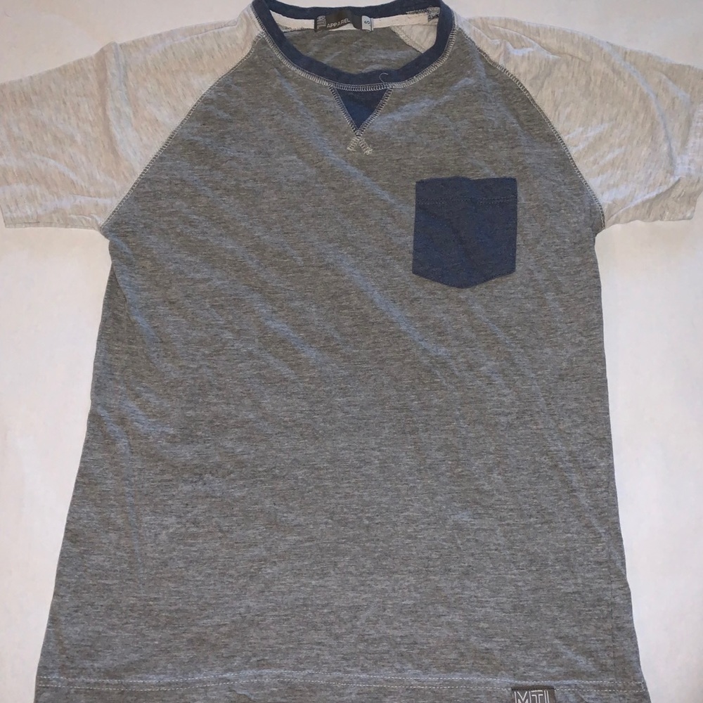 Dark grey tee with light grey sleeves